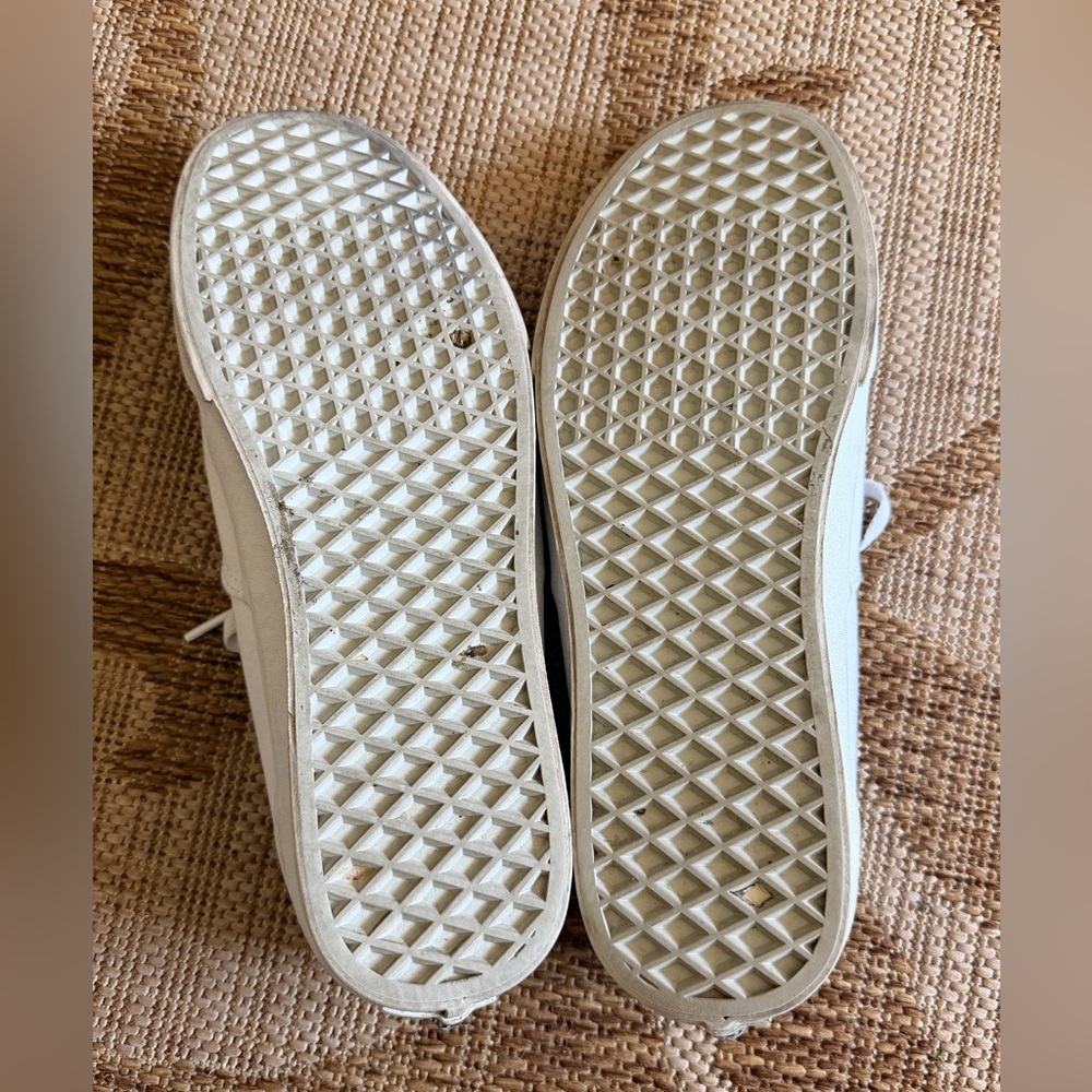 VANS White Low-Top Canvas Sneakers, Classic and comfy! Men’s size 10 - Picture 7 of 8